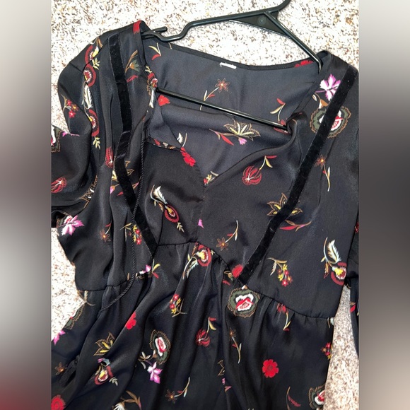 Floral silk dress - Picture 3 of 3